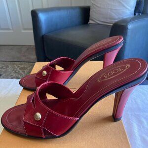 Tod's Women's Sz 7.5 Red Leather Slip On Heels Sandals Open Toe Made In Italy
